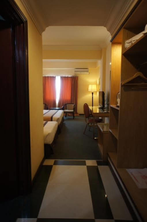 Tyng Garden Hotel Sandakan Exterior foto